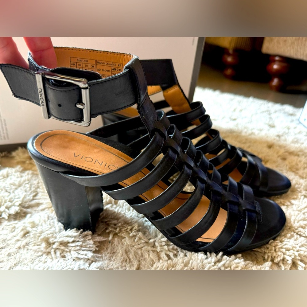 Vionic Sami Leather Gladiator Style Ankle Strap Block Heel - Size 8